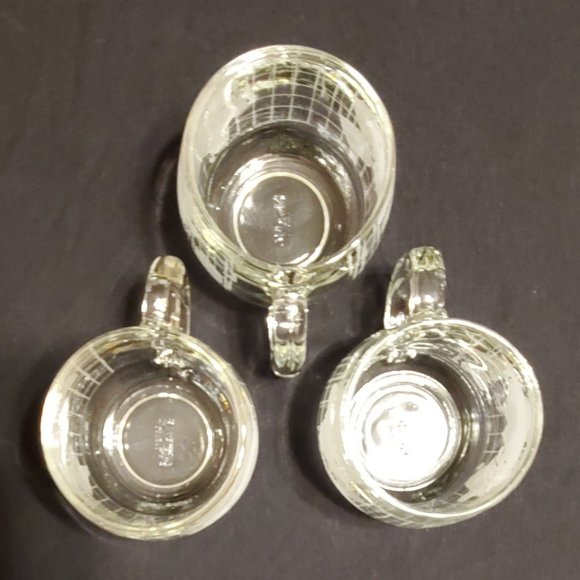 Nestle Frosted Glass World Mugs - Picture 6 of 7